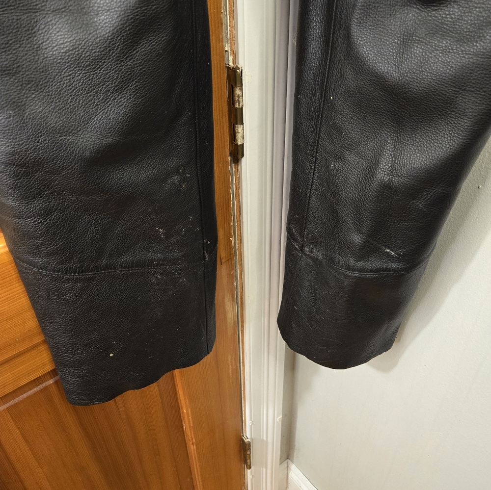 Harley Davidson Riding Gear Leather Chaps - Picture 8 of 16